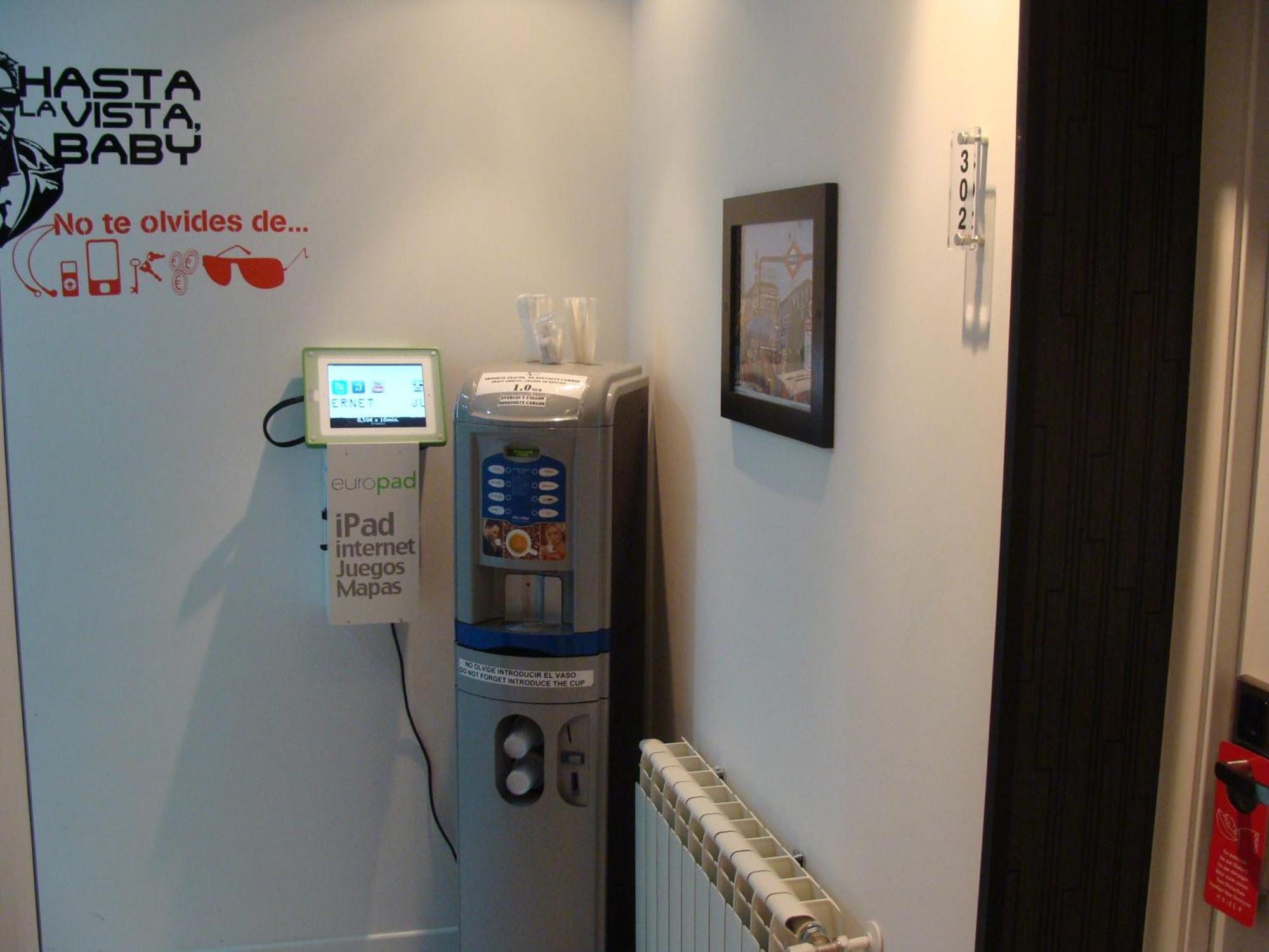 Hostal Jq Madrid 1 Ngoại thất bức ảnh