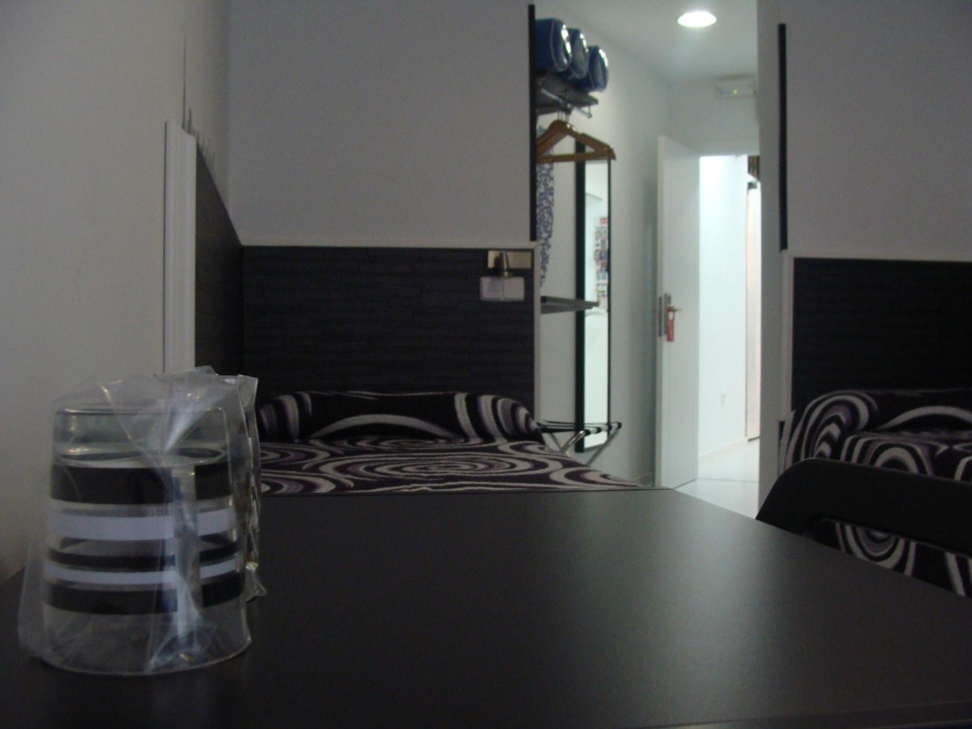 Hostal Jq Madrid 1 Ngoại thất bức ảnh