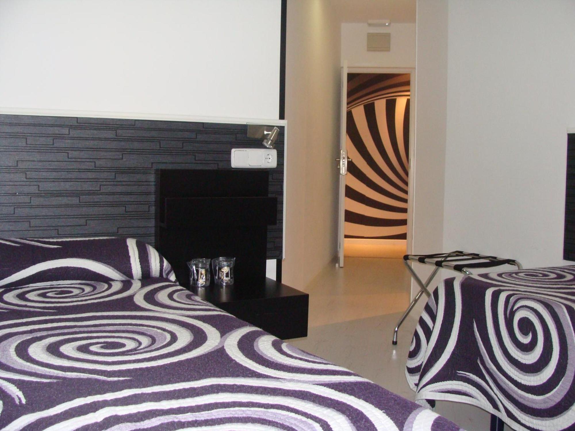 Hostal Jq Madrid 1 Ngoại thất bức ảnh