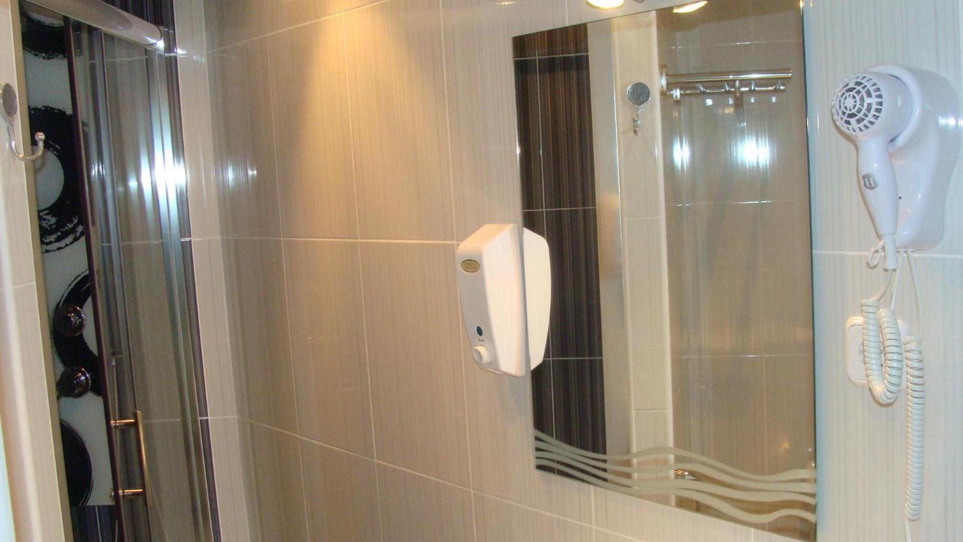 Hostal Jq Madrid 1 Ngoại thất bức ảnh