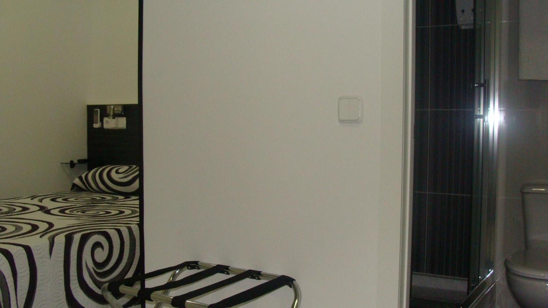 Hostal Jq Madrid 1 Ngoại thất bức ảnh
