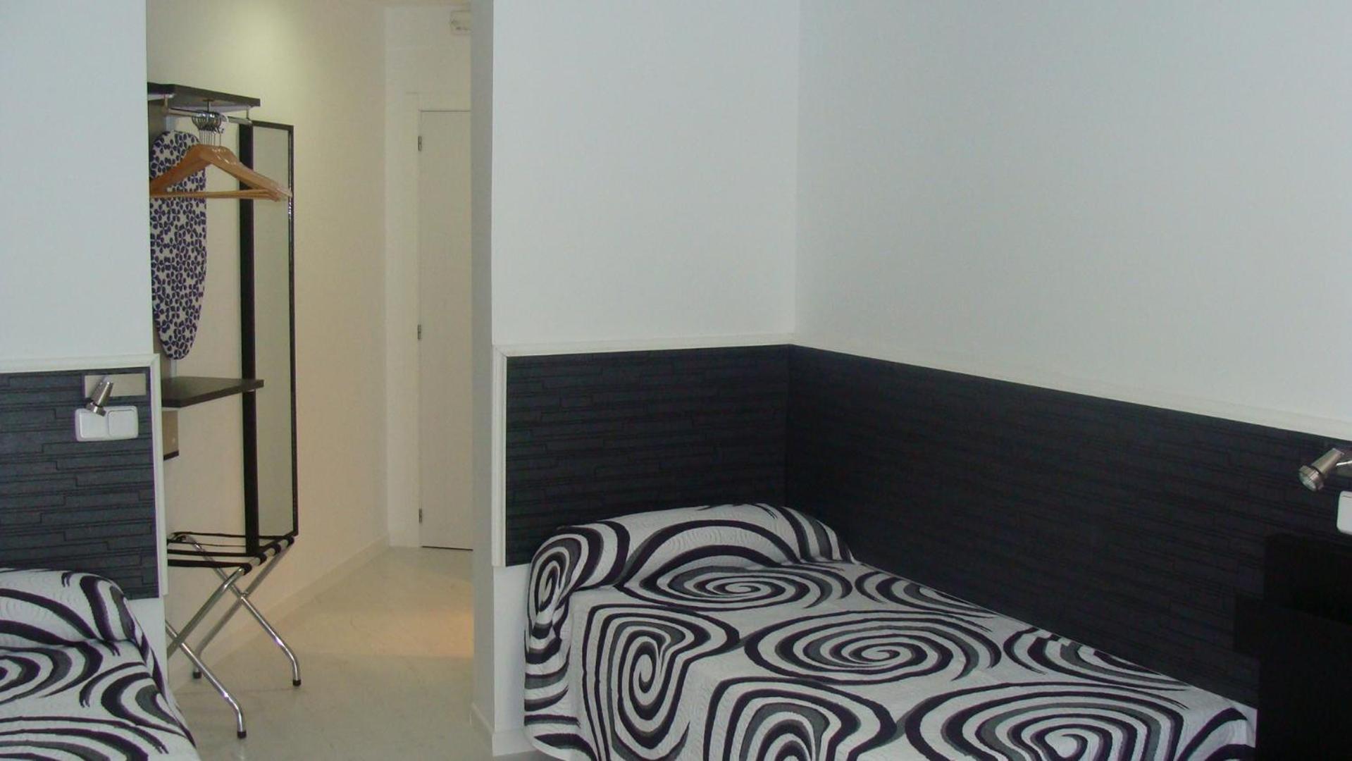 Hostal Jq Madrid 1 Ngoại thất bức ảnh