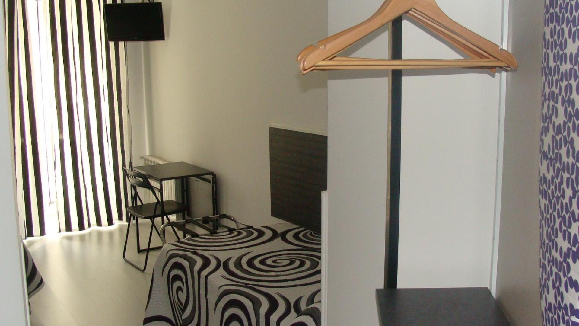 Hostal Jq Madrid 1 Ngoại thất bức ảnh