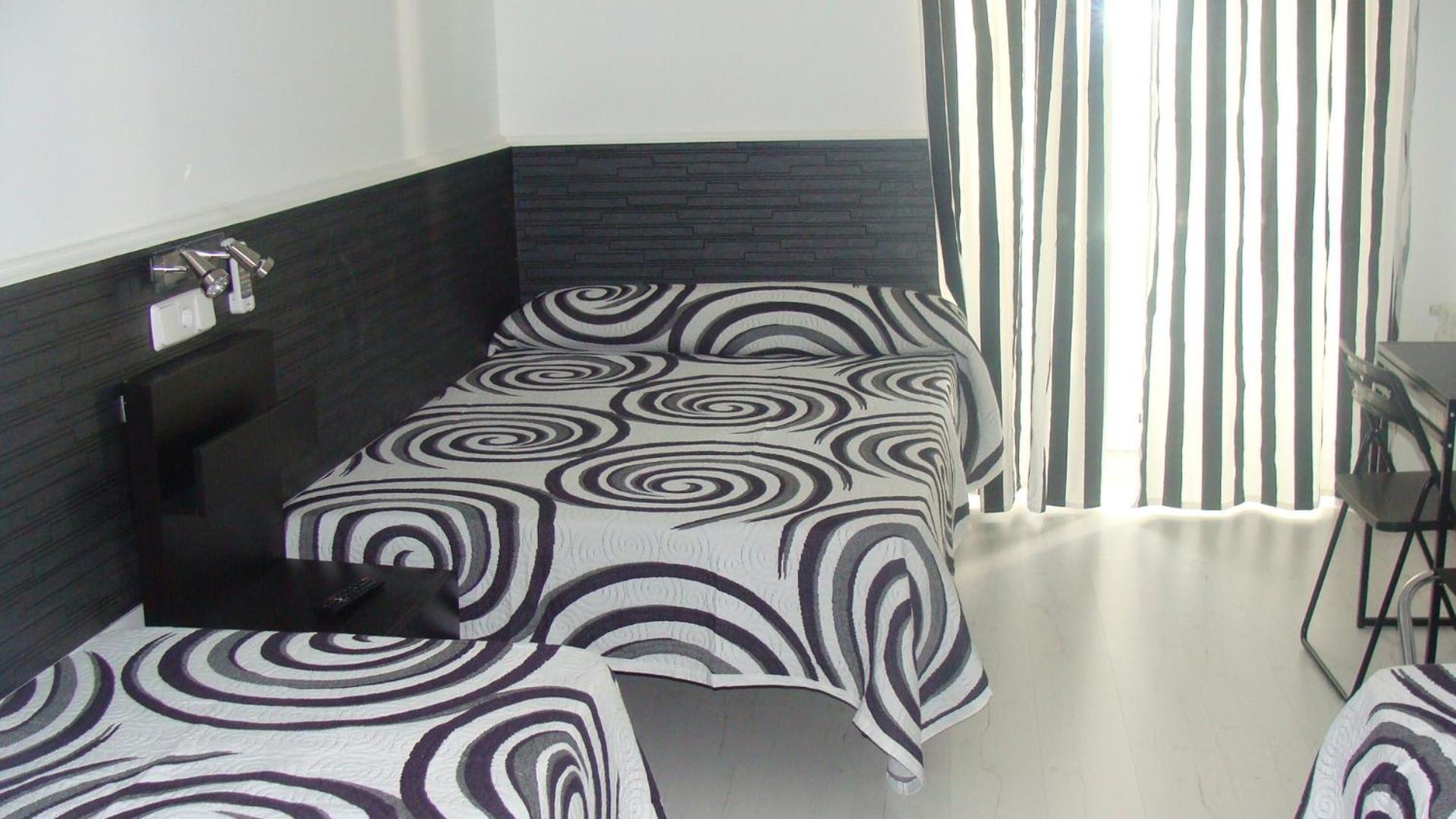 Hostal Jq Madrid 1 Ngoại thất bức ảnh