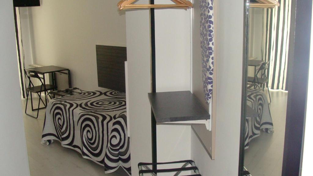 Hostal Jq Madrid 1 Ngoại thất bức ảnh