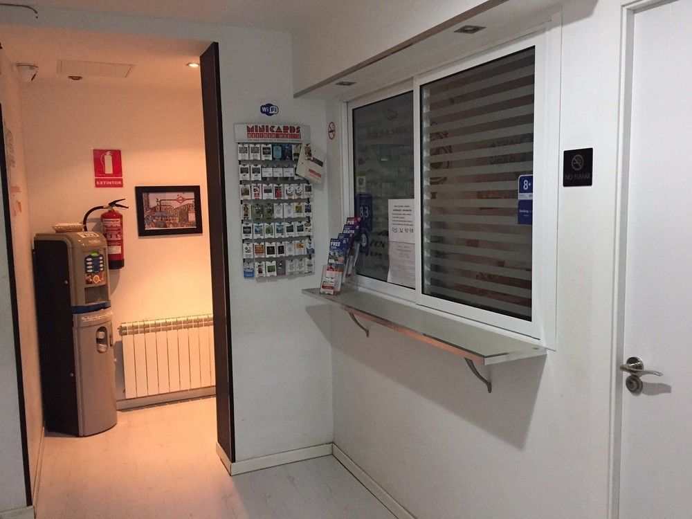 Hostal Jq Madrid 1 Ngoại thất bức ảnh