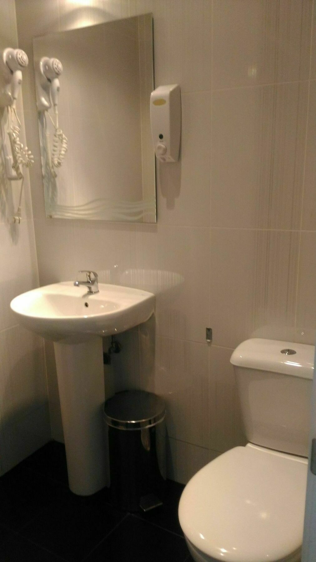 Hostal Jq Madrid 1 Ngoại thất bức ảnh