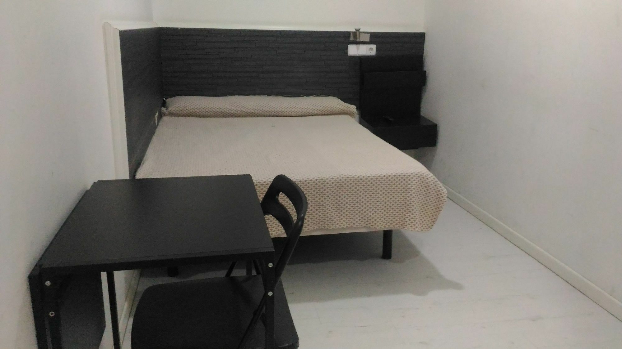 Hostal Jq Madrid 1 Ngoại thất bức ảnh