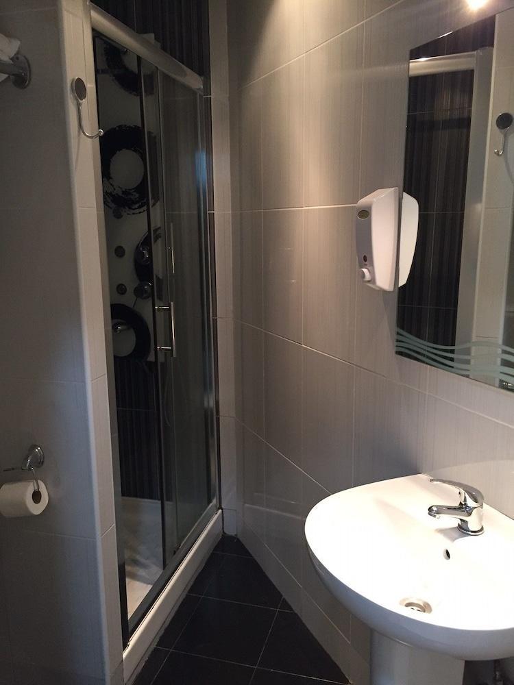 Hostal Jq Madrid 1 Ngoại thất bức ảnh
